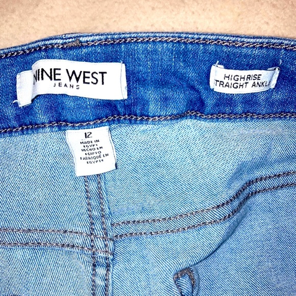 Nine West Jeans, Plain Pocket, High Rise, Straight, Size 12 light washed - Picture 8 of 11